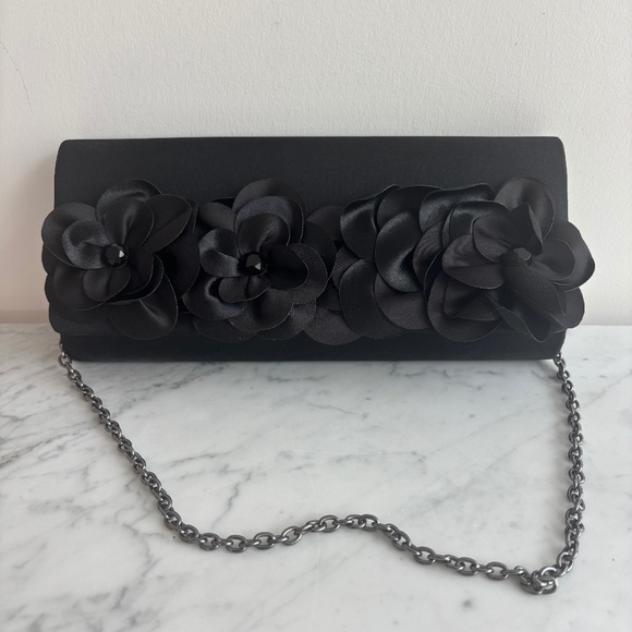 Elegant like-new flower clutch bag - Picture 2 of 4